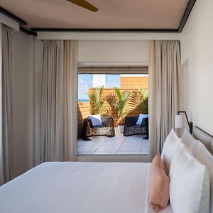 Premium Queen Room Partial ocean view roof top Terrace